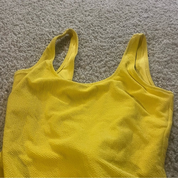 Solid & Striped
Luela One Piece Sunglow NWT - Picture 5 of 6